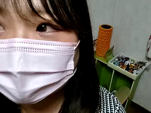 Rinamay_ – webcam model profile photo Image 2