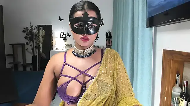 roouse – webcam model profile photo Image 7