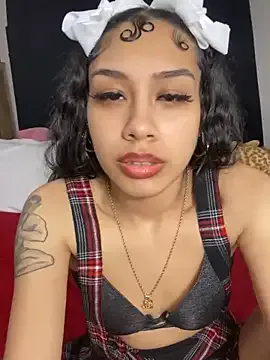 lunaoddity – webcam model profile photo Image 5