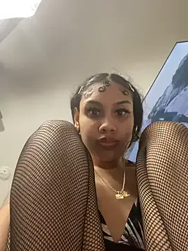 lunaoddity – webcam model profile photo Image 6