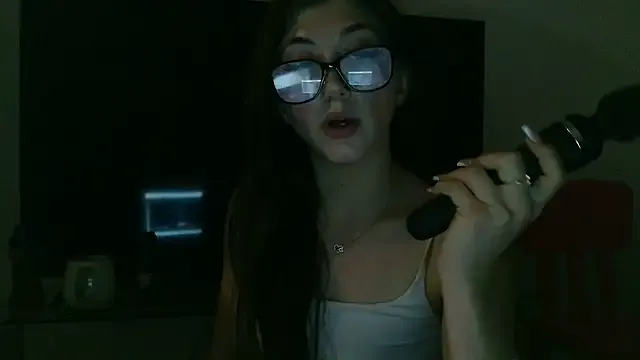 lucretiaburnaugh – webcam model profile photo Image 2