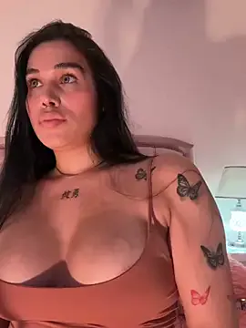 IORio2 – webcam model profile photo Image 19