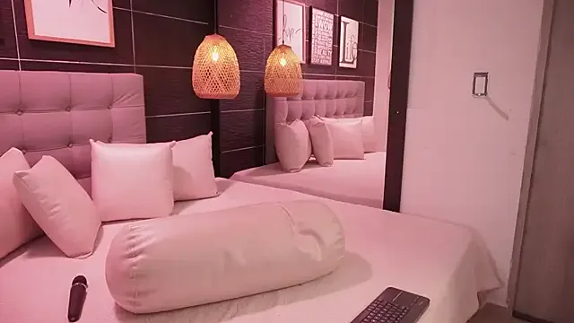 Prueberry – webcam model profile photo Image 2