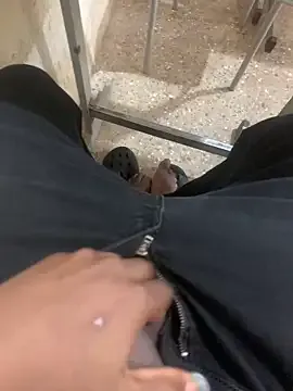 powq05 – webcam model profile photo Image 8