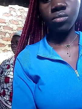 lucretiaburnaugh – webcam model profile photo Image 3