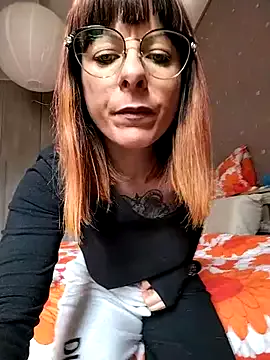 Bikergirl_97 – webcam model profile photo Image 3