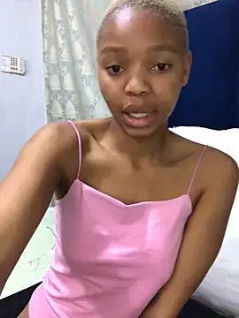 IORio2 – webcam model profile photo Image 10