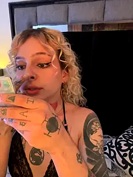 lauraagomezz__ – webcam model profile photo Image 13