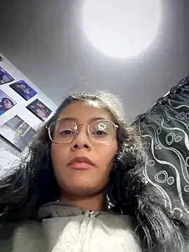 sweetyiris – webcam model profile photo Image 6