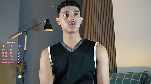 space_boys18 – webcam model profile photo Image 11