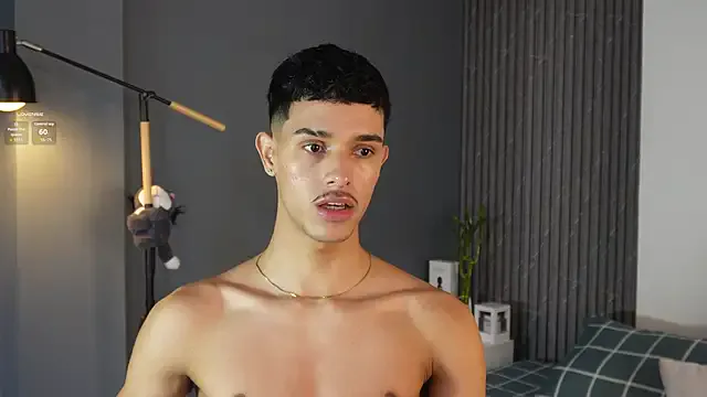 space_boys18 – webcam model profile photo Image 8