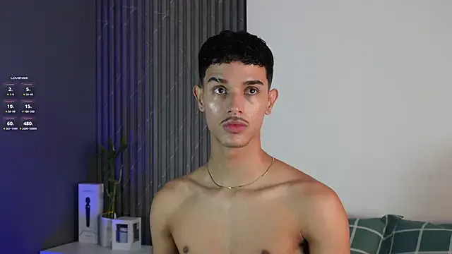 space_boys18 – webcam model profile photo Image 9