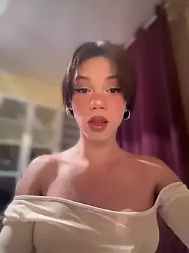 BlushMikki – webcam model profile photo Image 6