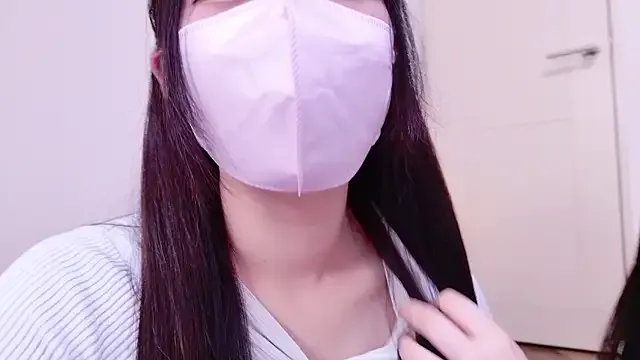 zui_lu – webcam model profile photo Image 13