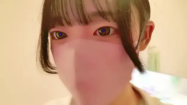 zui_lu – webcam model profile photo Image 5