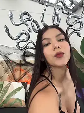 alana15 – webcam model profile photo Image 3