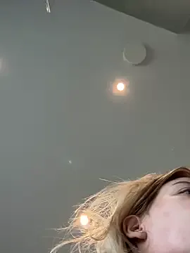 Blonde_sexy21 – webcam model profile photo Image 12