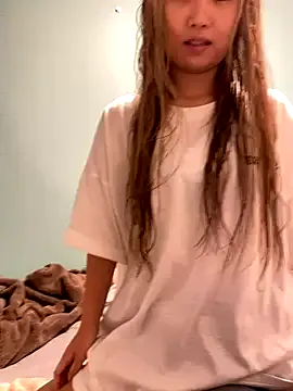 hina_porn – webcam model profile photo Image 13