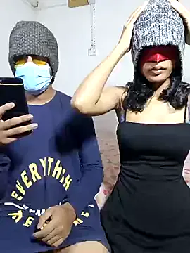 LinaTwins – webcam model profile photo Image 8