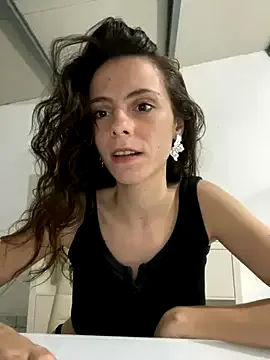 scarleth_shadow – webcam model profile photo Image 2