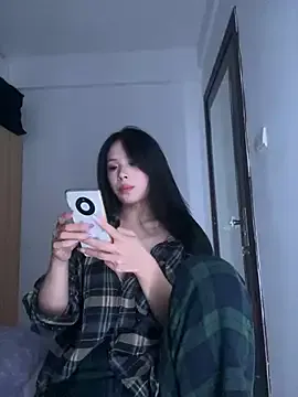 millemimi – webcam model profile photo Image 3