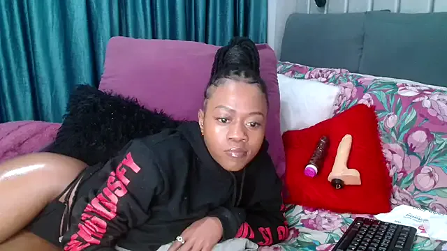 avroraromance – webcam model profile photo Image 2