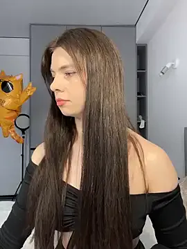 roouse – webcam model profile photo Image 6