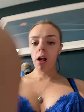 AnzuKim – webcam model profile photo Image 4