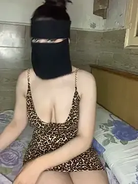 hina_porn – webcam model profile photo Image 3