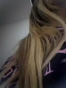 lavetax – webcam model profile photo Image 8