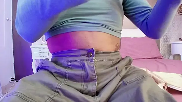 elisonni – webcam model profile photo Image 2