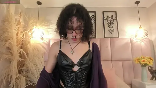 Adelaida1001 – webcam model profile photo Image 4