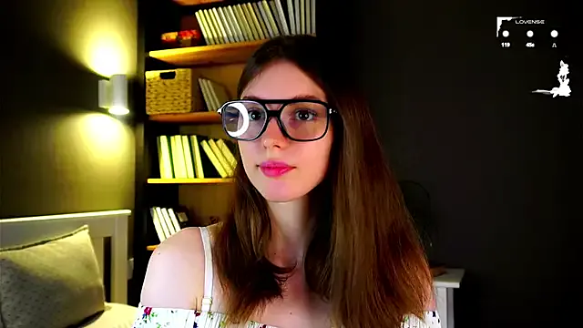 elisonni – webcam model profile photo Image 2