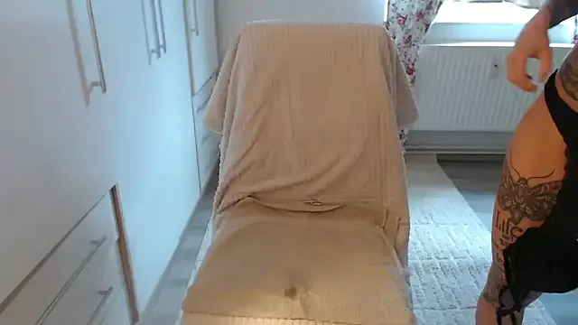 StarKristy – webcam model profile photo Image 12