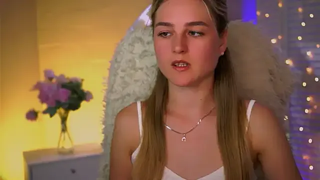 nayecloud – webcam model profile photo Image 4