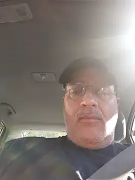 IORio2 – webcam model profile photo Image 12