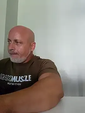 IORio2 – webcam model profile photo Image 2