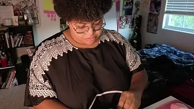 Prueberry – webcam model profile photo Image 17