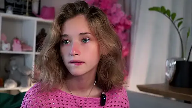 Prueberry – webcam model profile photo Image 4