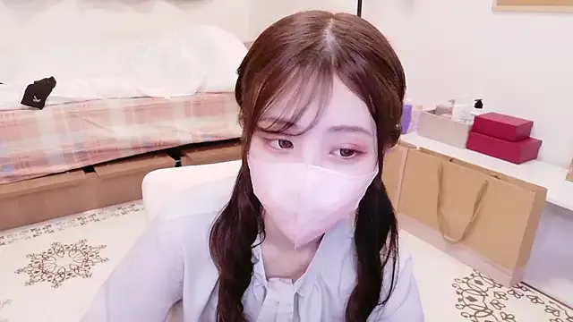 miaandmolly_ – webcam model profile photo Image 2