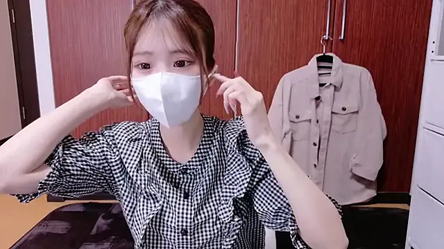 miaandmolly_ – webcam model profile photo Image 4