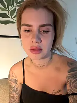 hina_porn – webcam model profile photo Image 14