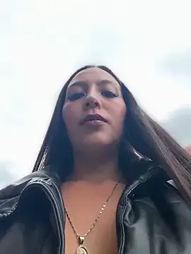 lucretiaburnaugh – webcam model profile photo Image 3