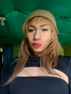 little_yena – webcam model profile photo Image 10