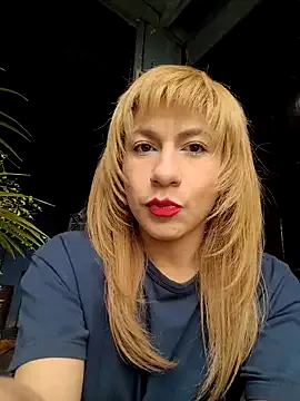 little_yena – webcam model profile photo Image 8