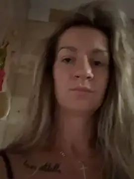 ladylorreign – webcam model profile photo Image 9