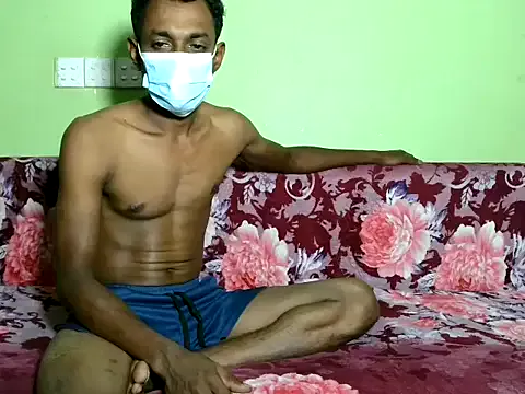 IORio2 – webcam model profile photo Image 4