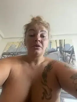 _MiaQueen_ – webcam model profile photo Image 10