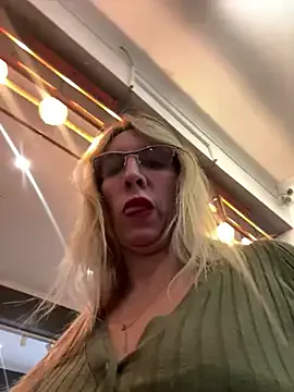 lucretiaburnaugh – webcam model profile photo Image 14