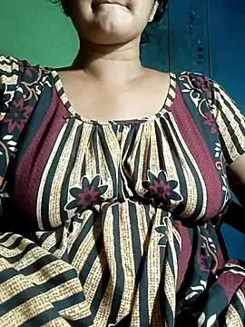 Taanni – webcam model profile photo Image 10